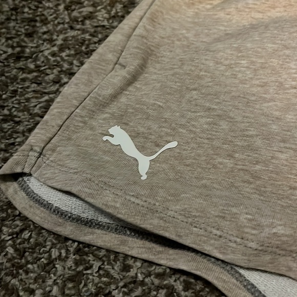 Super Cute Puma Shorts size Medium - Picture 3 of 4